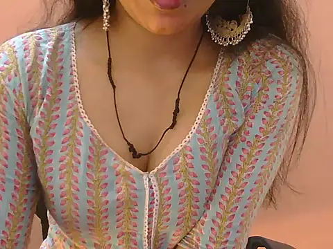 Snapshot of Cute_Pihu01 chatting on 02-09-26, 08:18 Cute Pihu01 online show from 02-09-26, 08:18