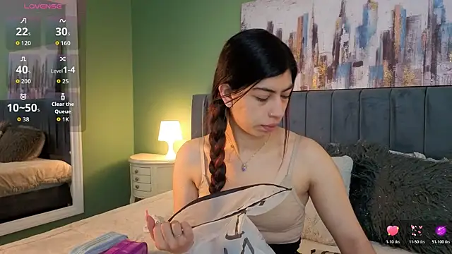 Cassie bloom online show from 04-30-26, 03:13