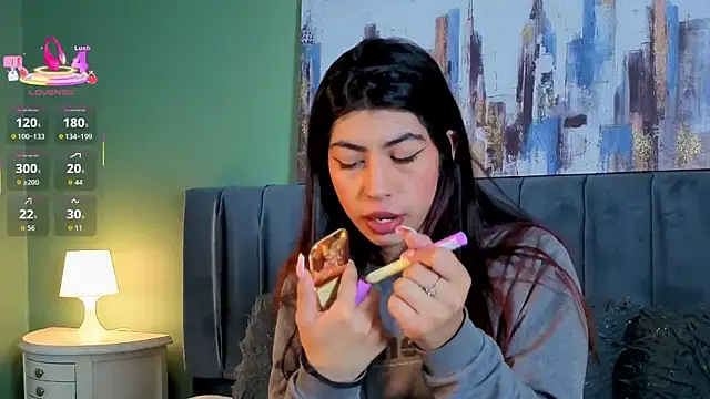 Cassie bloom online show from 04-22-26, 03:13