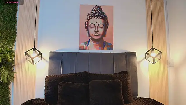 Cassie bloom online show from 12-14-25, 08:14