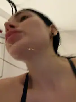 Snapshot of Mia_Splash chatting on 04-17-26, 06:33 Mia Splash online show from 04-17-26, 06:33