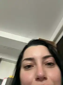 Snapshot of Mia_Splash chatting on 04-17-26, 06:05 Mia Splash online show from 04-17-26, 06:05