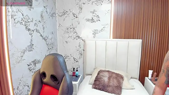 MEGANZARICK online show from 03-13-26, 03:33