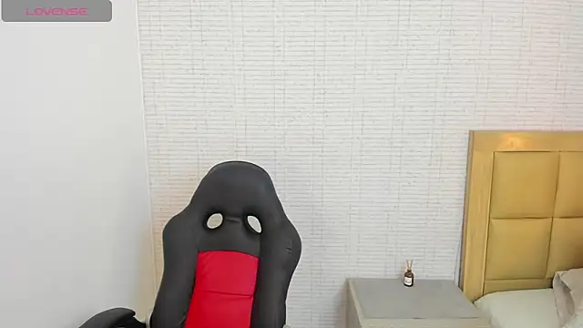 Snapshot of MEGANZARICK chatting on 10-01-25, 12:31 MEGANZARICK online show from 10-01-25, 12:31