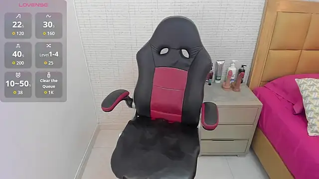 Snapshot of MEGANZARICK chatting on 09-09-25, 12:47 MEGANZARICK online show from 09-09-25, 12:47