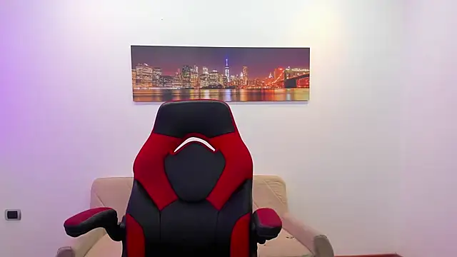 GigiHilss online show from 02-21-25, 01:22