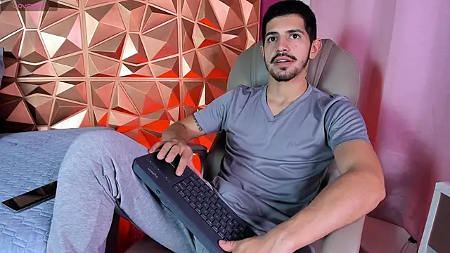 AlejandroStormm online show from 04-22-26, 03:02