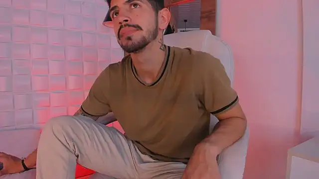 AlejandroStormm online show from 10-19-25, 03:42