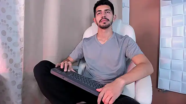 AlejandroStormm online show from 10-15-25, 09:12
