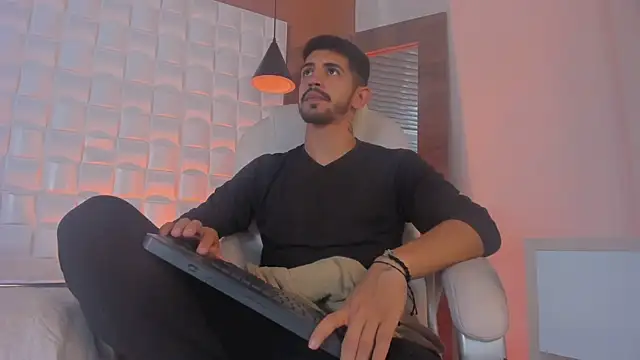AlejandroStormm online show from 10-10-25, 08:53