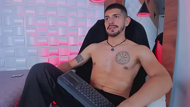 AlejandroStormm online show from 10-28-25, 09:25