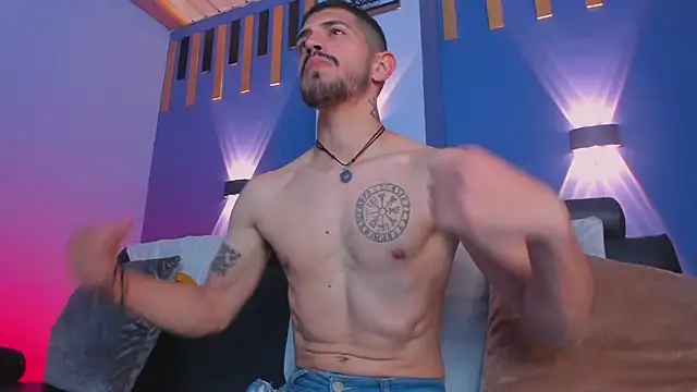 AlejandroStormm online show from 10-31-25, 07:32