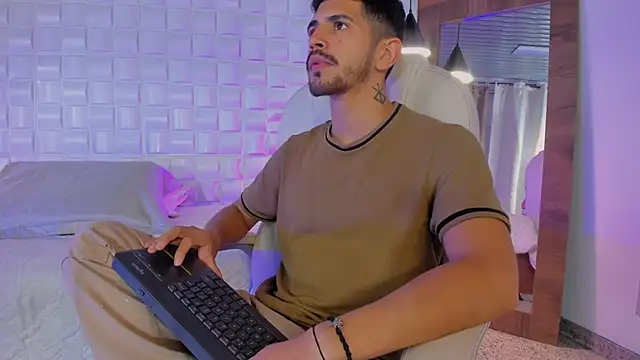 AlejandroStormm online show from 10-09-25, 07:58