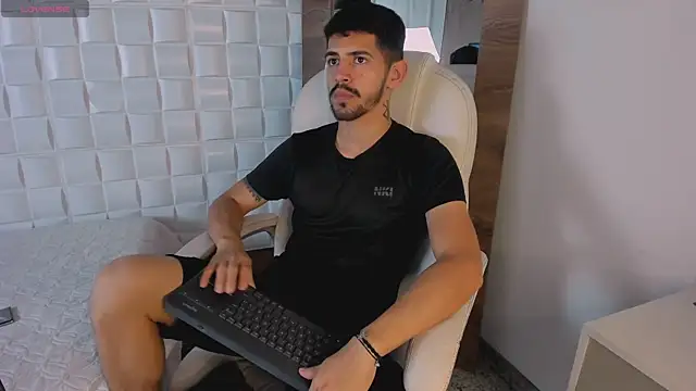 AlejandroStormm online show from 10-13-25, 09:16