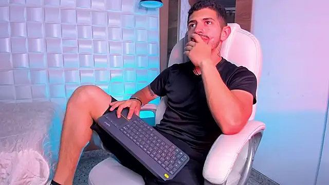 AlejandroStormm online show from 12-05-25, 08:17