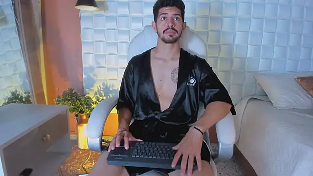 AlejandroStormm online show from 03-18-25, 08:26
