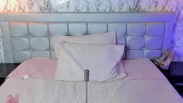 Snapshot of MELODYY_SWEET chatting on 02-09-26, 02:48 MELODYY SWEET online show from 02-09-26, 02:48