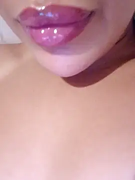 Snapshot of Sexlove1xo chatting on 09-18-25, 08:06 Sexlove1xo online show from 09-18-25, 08:06