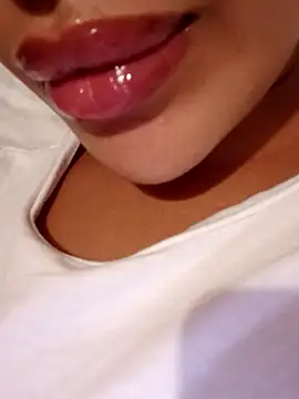 Snapshot of Sexlove1xo chatting on 09-27-25, 02:34 Sexlove1xo online show from 09-27-25, 02:34