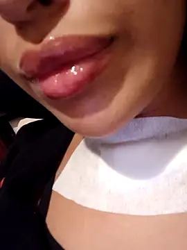 Snapshot of Sexlove1xo chatting on 10-25-25, 12:21 Sexlove1xo online show from 10-25-25, 12:21