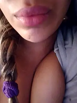 Snapshot of Sexlove1xo chatting on 03-04-25, 02:49 Sexlove1xo online show from 03-04-25, 02:49