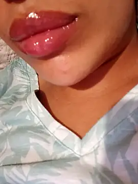 Snapshot of Sexlove1xo chatting on 10-15-25, 03:31 Sexlove1xo online show from 10-15-25, 03:31