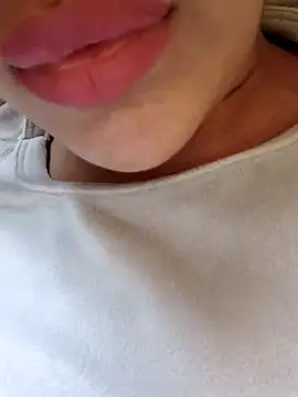 Snapshot of Sexlove1xo chatting on 03-04-25, 04:30 Sexlove1xo online show from 03-04-25, 04:30