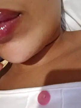 Snapshot of Sexlove1xo chatting on 09-26-25, 03:30 Sexlove1xo online show from 09-26-25, 03:30