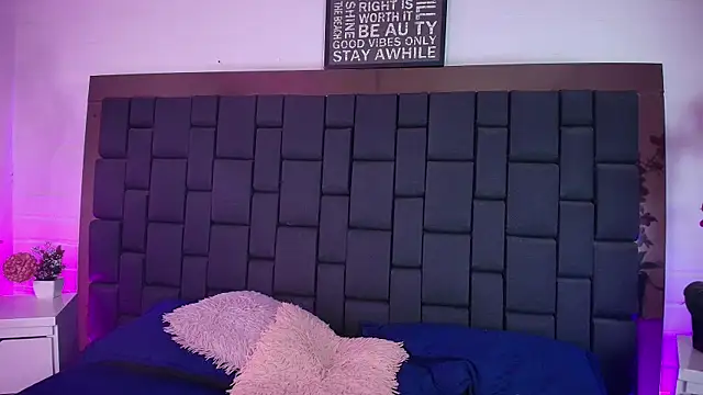 Lexi Howard  online show from 10-01-25, 03:44