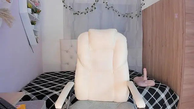 Emma lorense22 online show from 11-14-25, 07:28