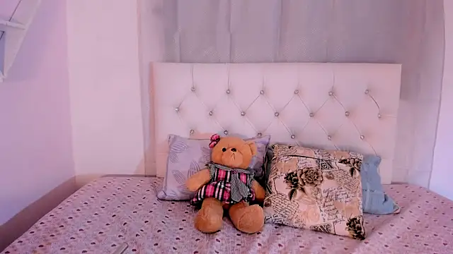 Emma lorense22 online show from 01-14-26, 07:17