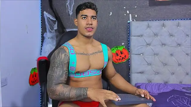 luigi hot  online show from 11-01-25, 04:01