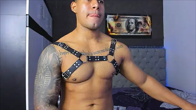 luigi hot  online show from 11-05-25, 02:20