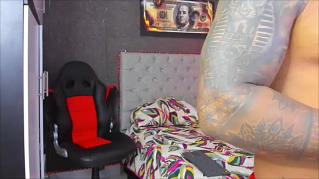 luigi hot  online show from 02-11-26, 07:14