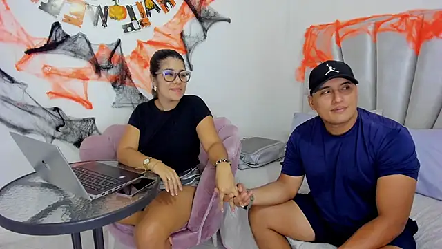 Snapshot of Couple_fantasies69 chatting on 10-24-25, 12:09 Couple fantasies69 online show from 10-24-25, 12:09