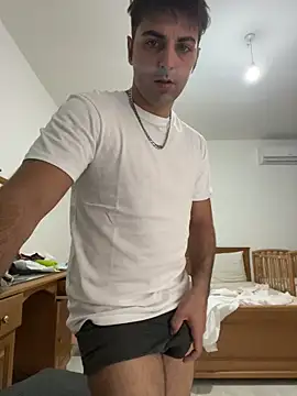 Snapshot of mikekmi21 chatting on 10-10-25, 01:01 mikekmi21 online show from 10-10-25, 01:01