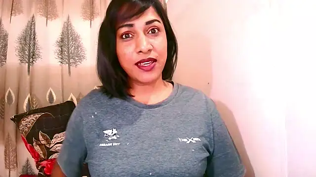 Snapshot of Indian_Erotic69 chatting on 05-21-26, 05:38 Indian Erotic69 online show from 05-21-26, 05:38