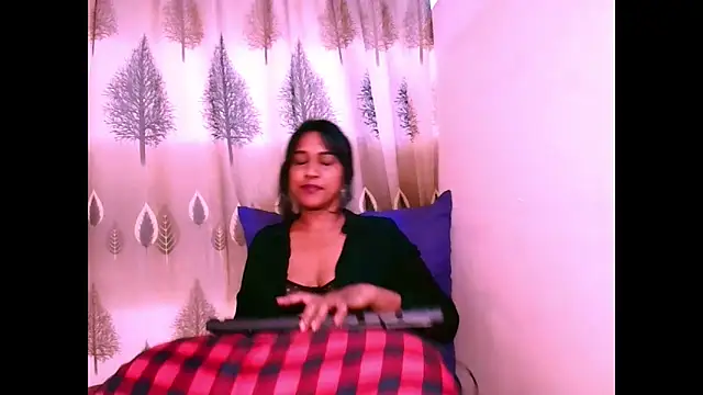 Indian Erotic69 online show from 03-20-25, 11:49