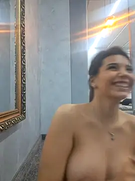 Bella Posh online show from 11-08-25, 05:55