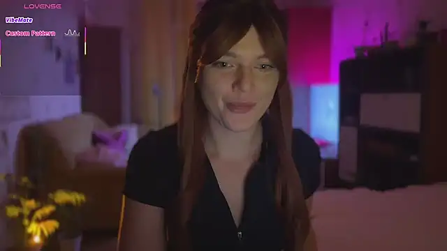 CherryRed Girl online show from 11-17-25, 07:40