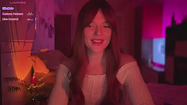 CherryRed Girl online show from 04-10-26, 09:44