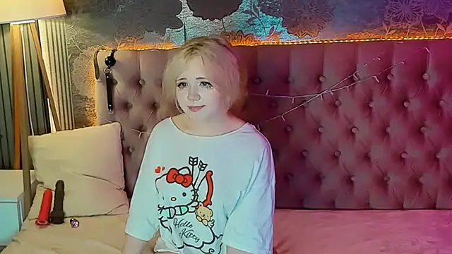 EmilyAngells online show from 06-10-26, 06:58