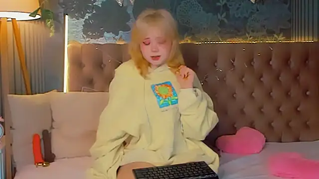 EmilyAngells online show from 03-04-26, 07:05