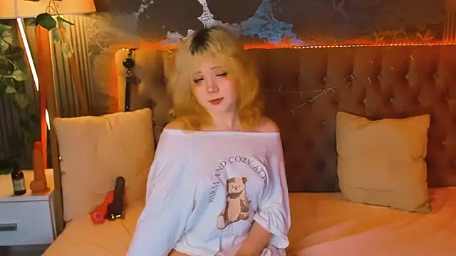 EmilyAngells online show from 05-20-26, 06:32