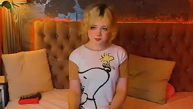 EmilyAngells online show from 05-14-26, 06:32
