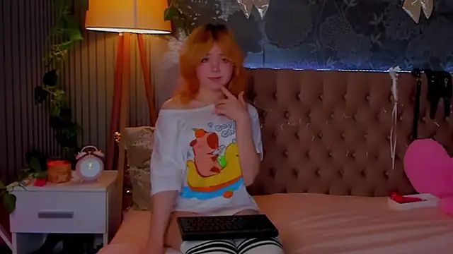 EmilyAngells online show from 12-17-25, 07:57