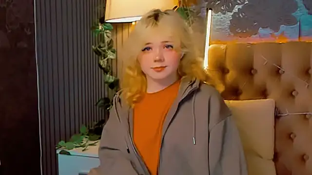 EmilyAngells online show from 02-19-26, 06:32