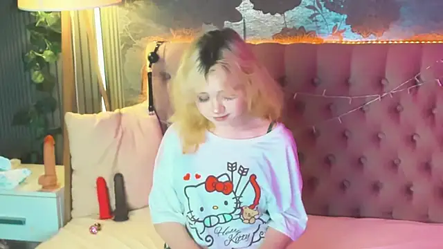 EmilyAngells online show from 05-28-26, 05:59