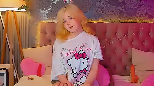 EmilyAngells online show from 04-22-26, 06:20