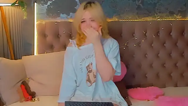 EmilyAngells online show from 02-23-26, 06:47